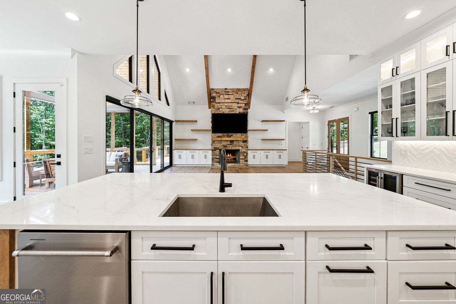 Talking Rock, Georgia 30175, United States, 4 Bedrooms Bedrooms, ,5 BathroomsBathrooms,Residential,Active,160434