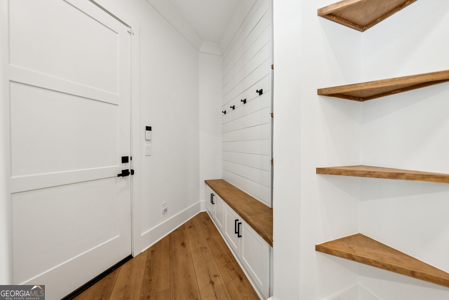 Talking Rock, Georgia 30175, United States, 4 Bedrooms Bedrooms, ,5 BathroomsBathrooms,Residential,Active,160434