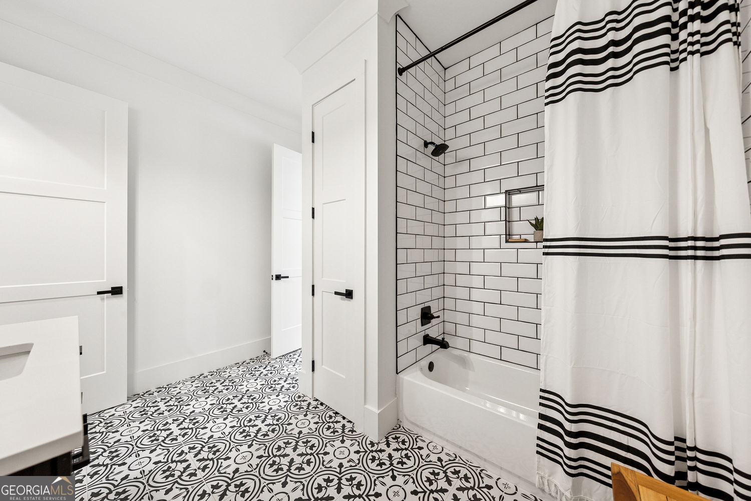 Talking Rock, Georgia 30175, United States, 4 Bedrooms Bedrooms, ,5 BathroomsBathrooms,Residential,Active,160434