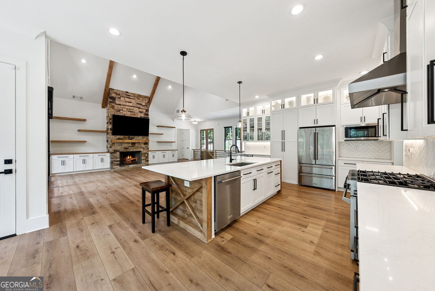 Talking Rock, Georgia 30175, United States, 4 Bedrooms Bedrooms, ,5 BathroomsBathrooms,Residential,Active,160434