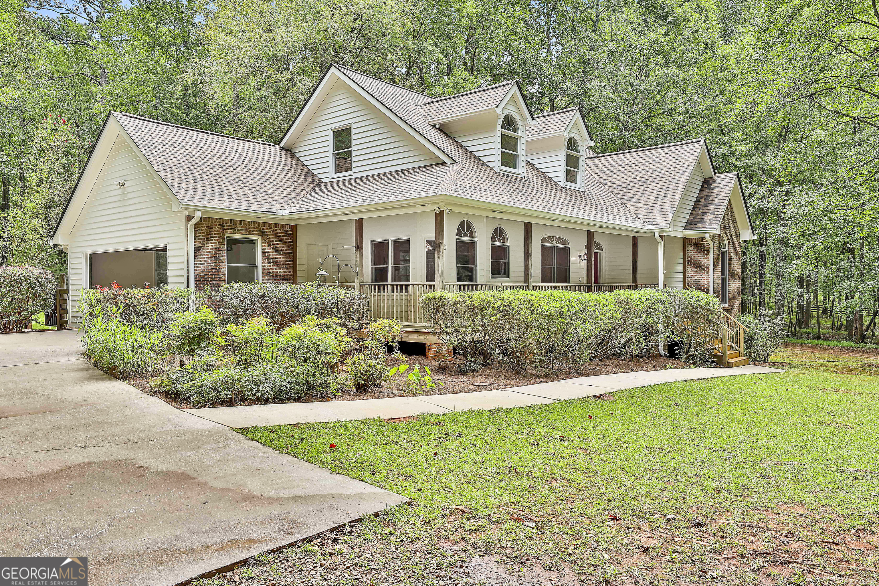 1497 Hines RD