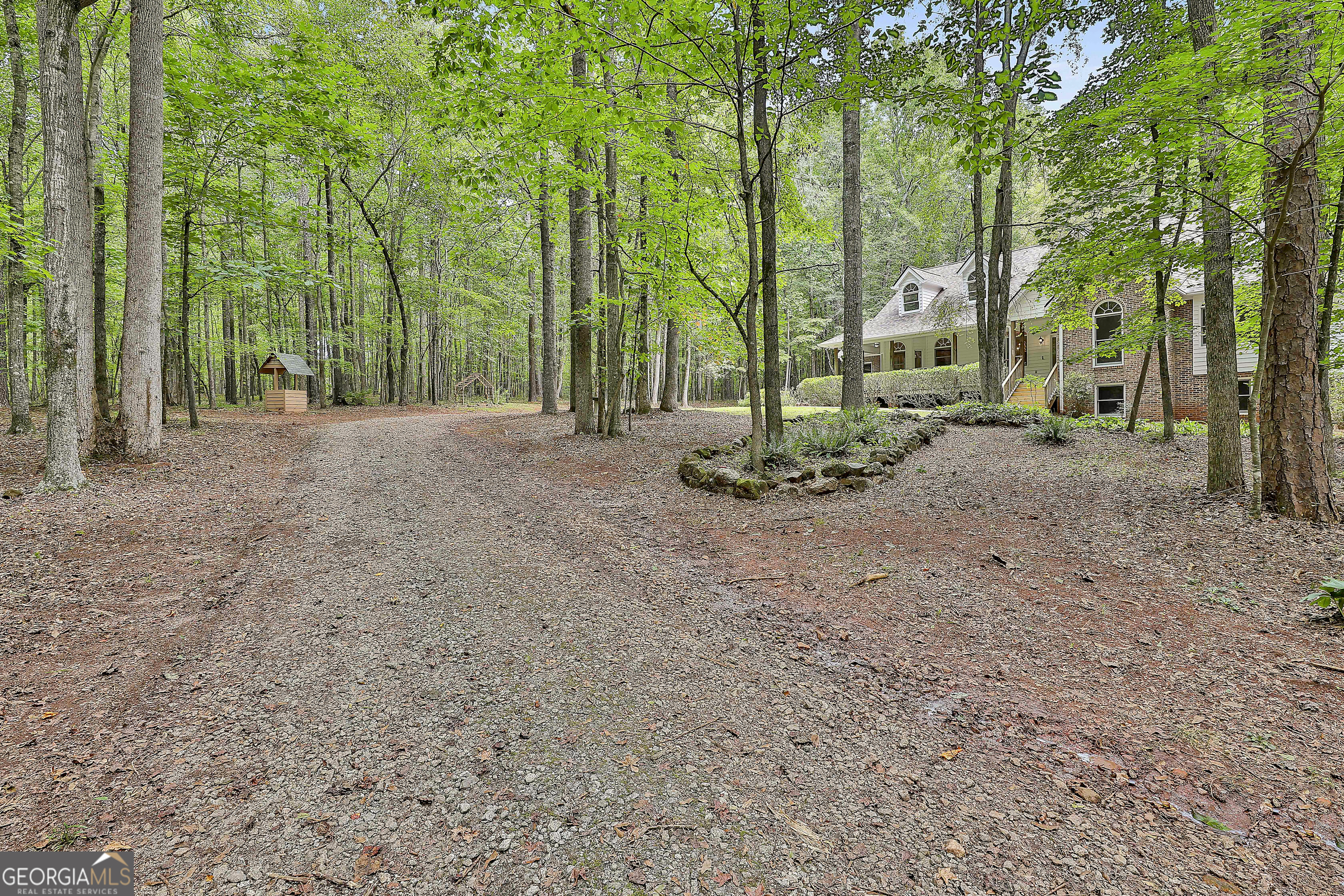 1497 Hines RD