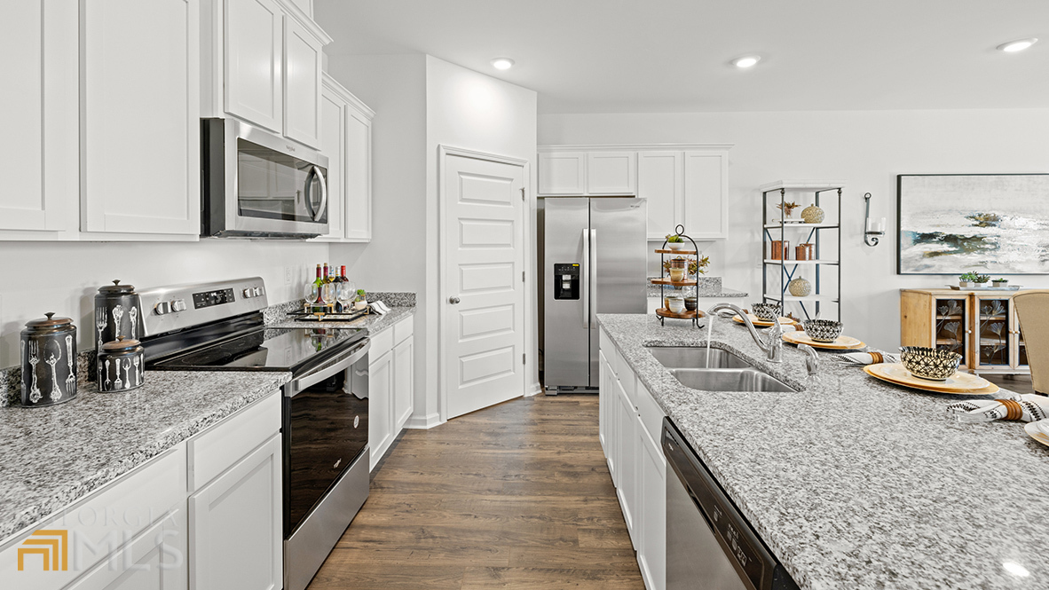 335 Friendship Oak WAY