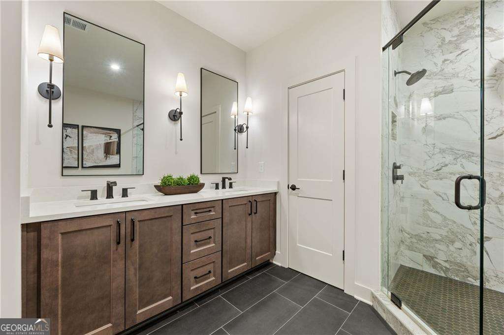 Chiswick - Residential