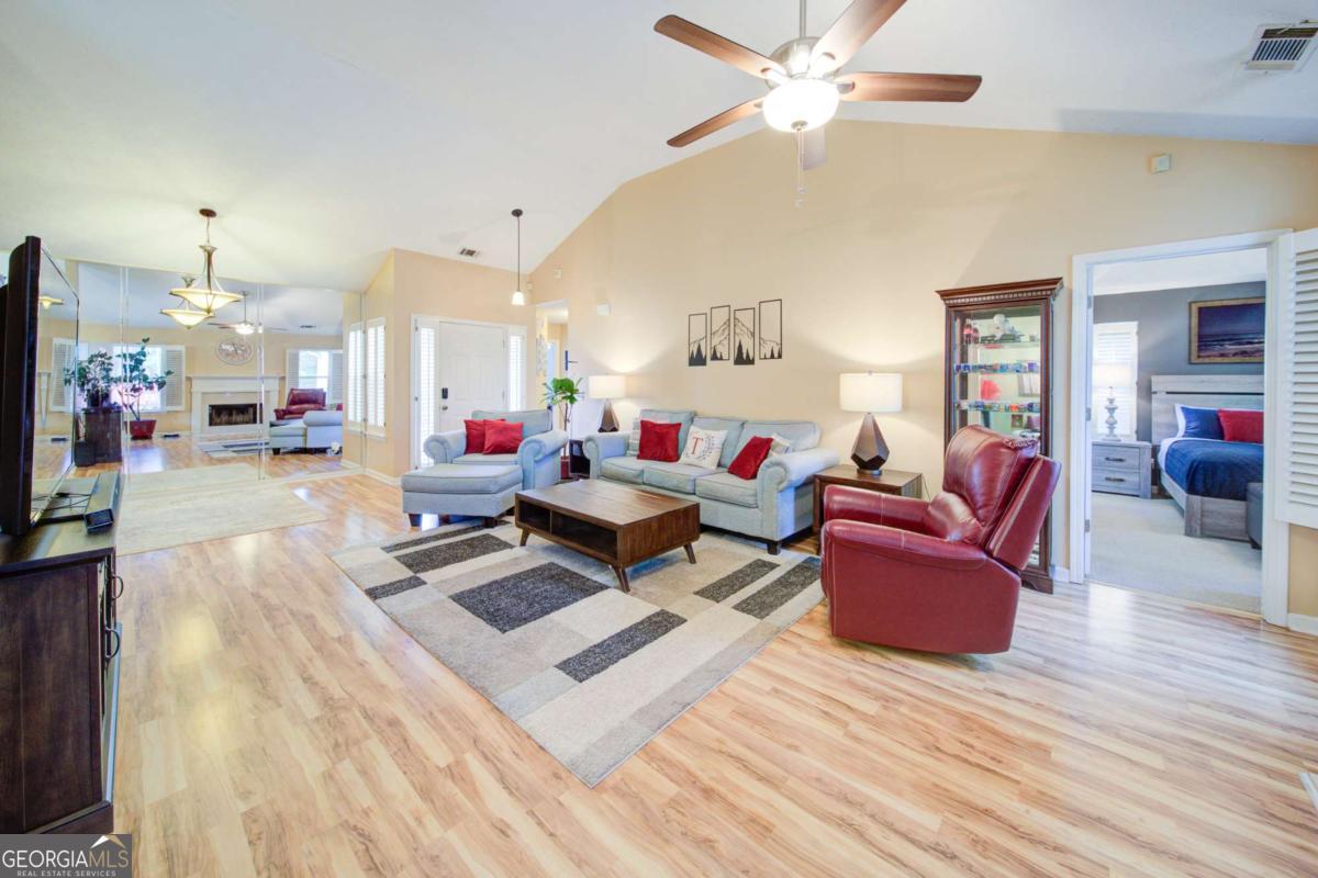 6325 Stephens WAY