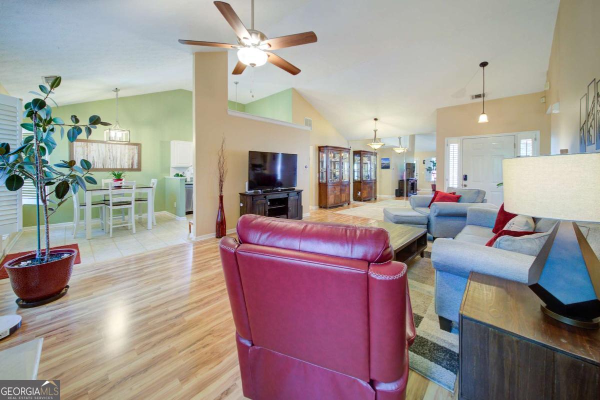 6325 Stephens WAY