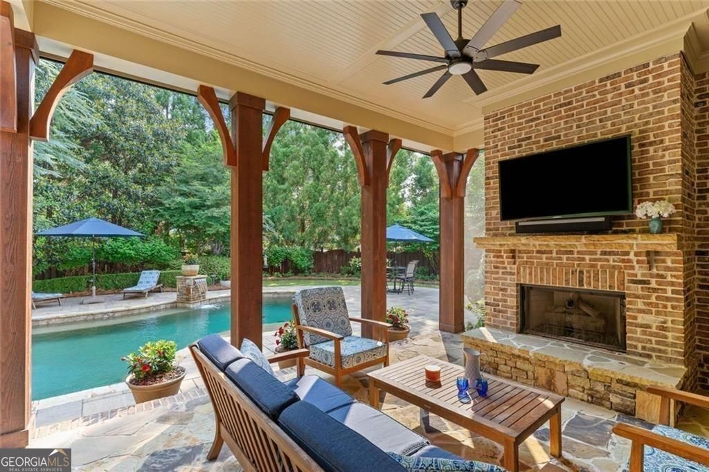 Photo of 4304 Berkford Circle NE, Atlanta, GA 30319 (MLS # 10731982)