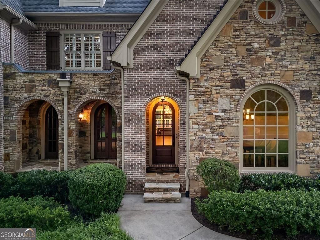 Photo of 4304 Berkford Circle NE, Atlanta, GA 30319 (MLS # 10731982)