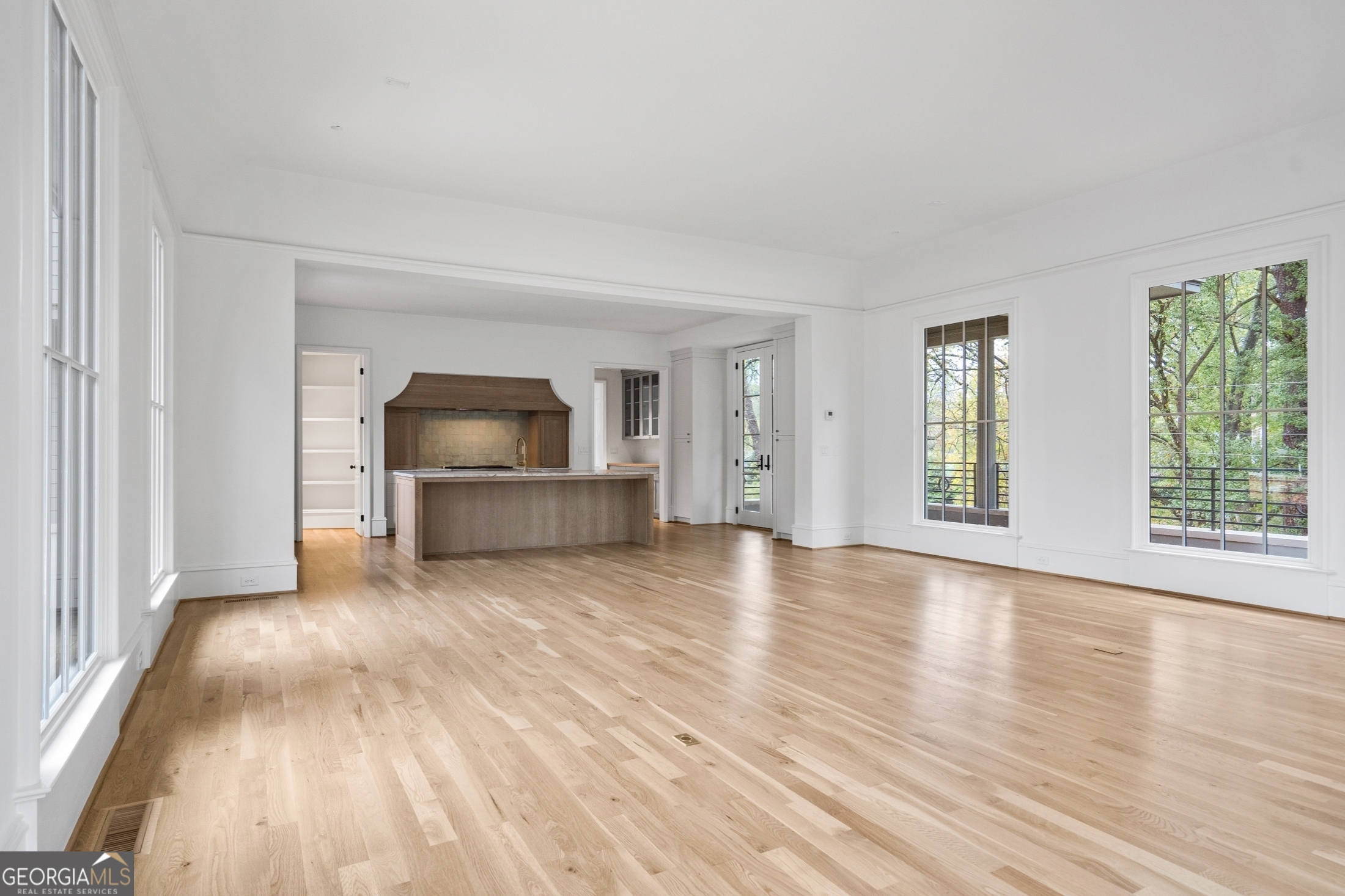 98 Sheridan DR