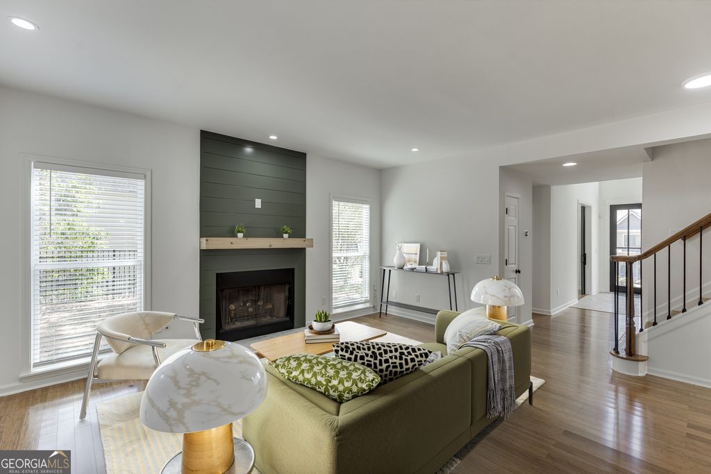 Photo of 1840 Oak Tree Hollow, Alpharetta, GA 30005 (MLS # 10715746)