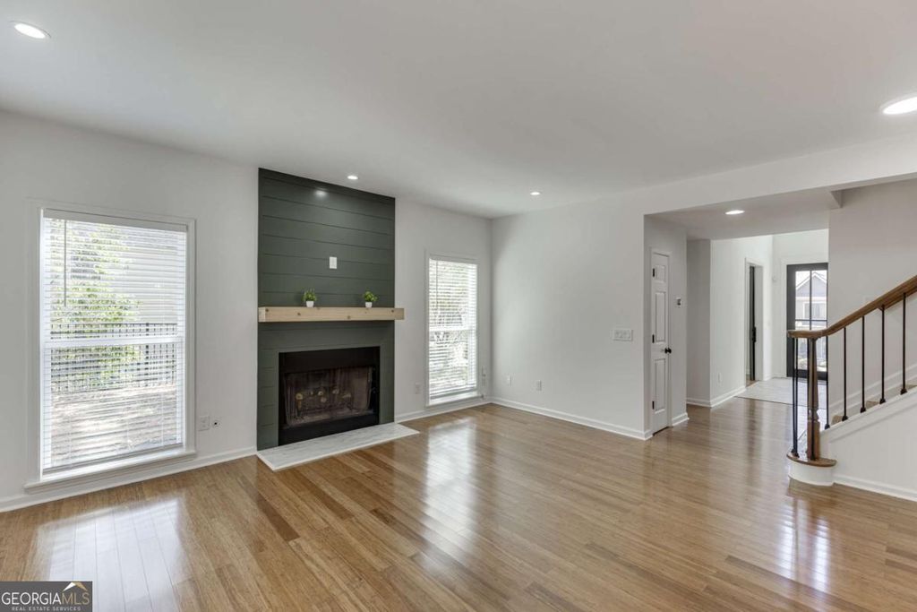 Photo of 1840 Oak Tree Hollow, Alpharetta, GA 30005 (MLS # 10715746)