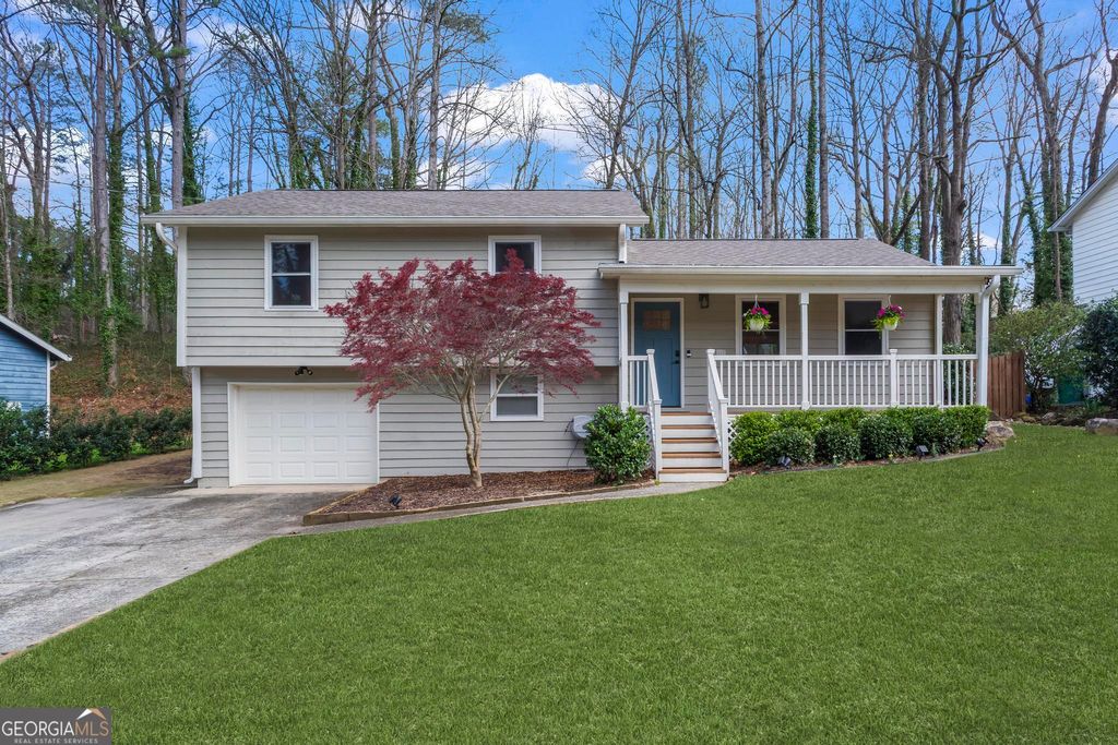 Photo of 2611 Linnwood Drive SE, Smyrna, GA 30080 (MLS # 10754474)
