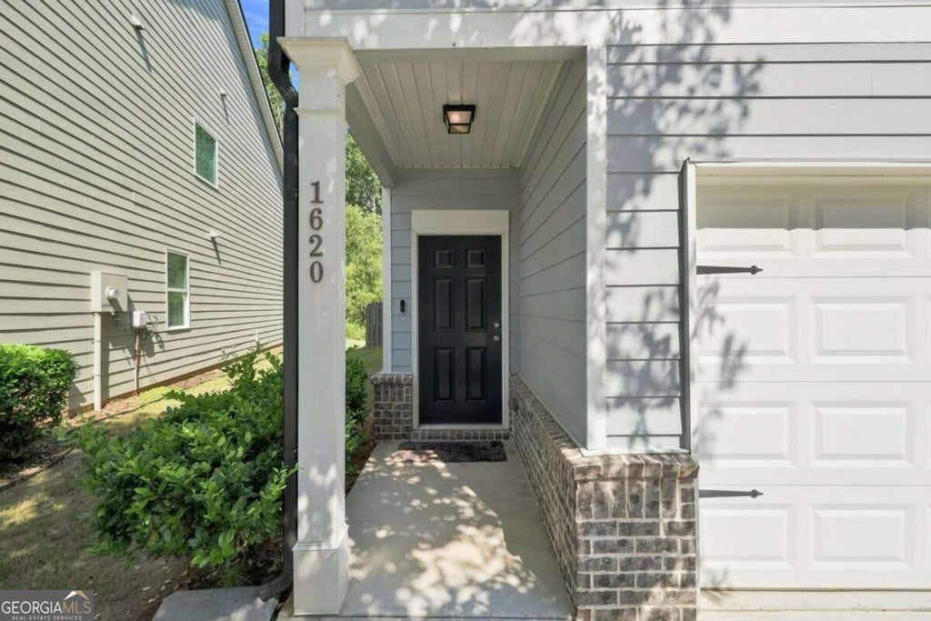 Photo of 1620 Jacobs Way, Stone Mountain, GA 30083 (MLS # 10870628)