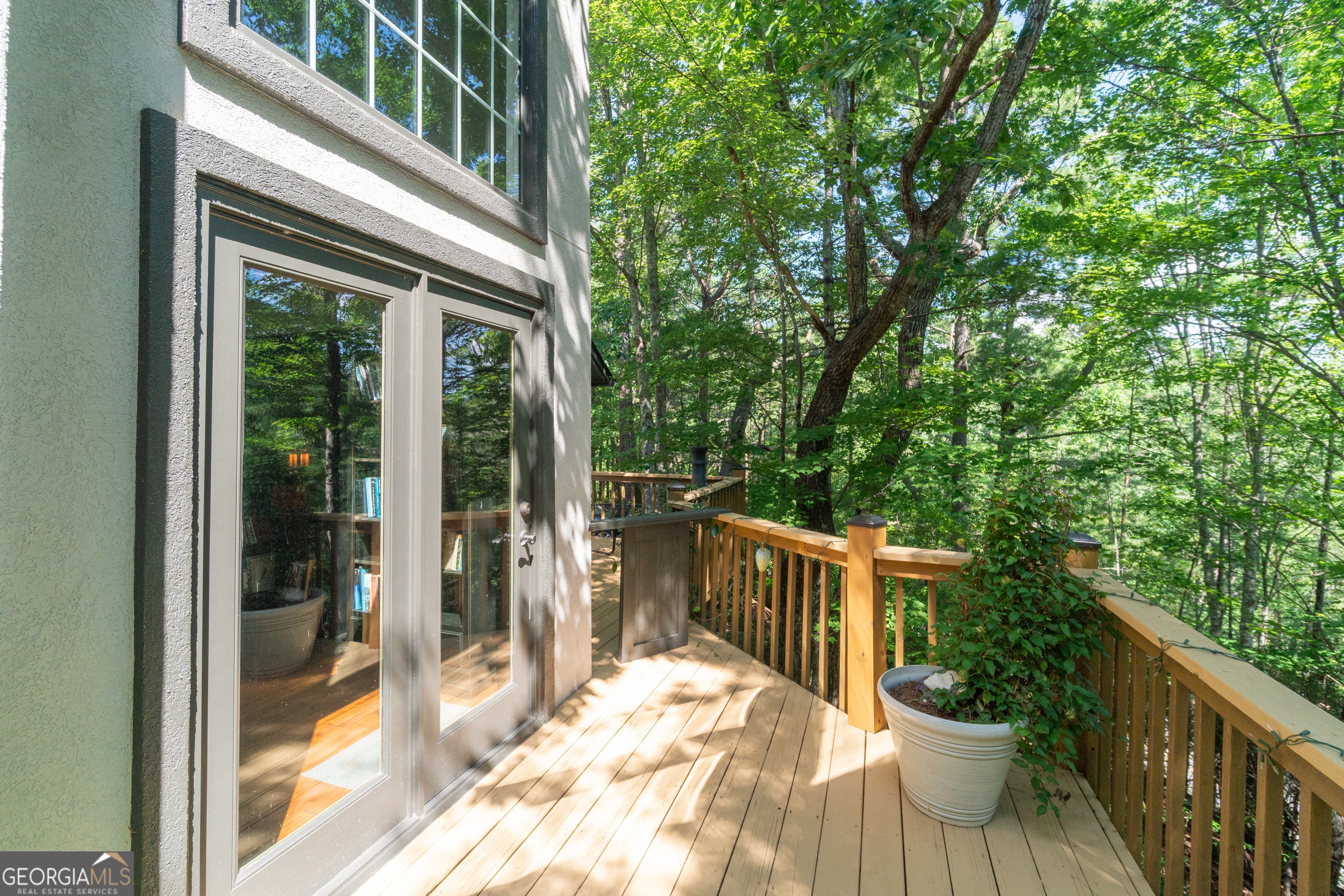 41 International Village DR