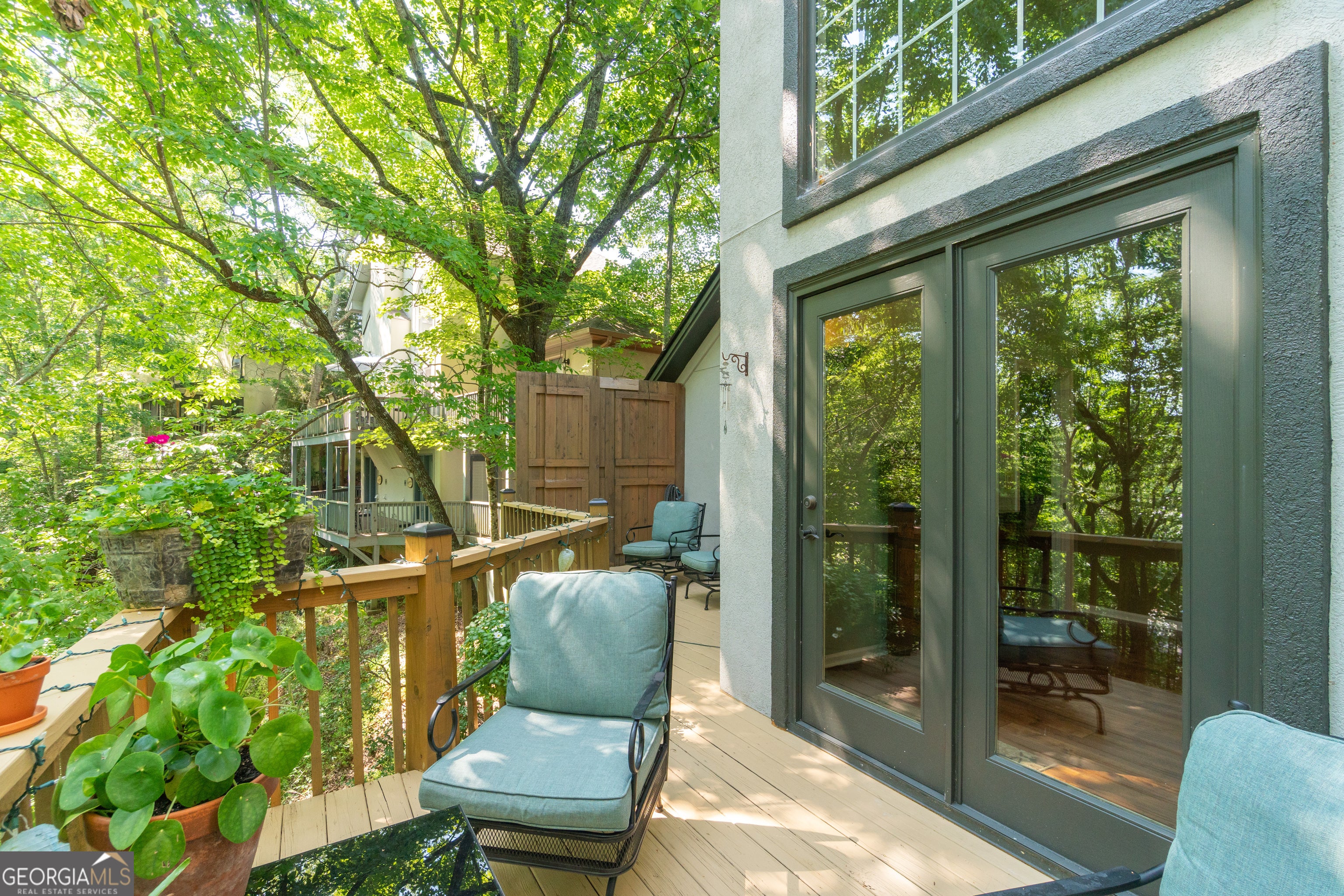 41 International Village DR