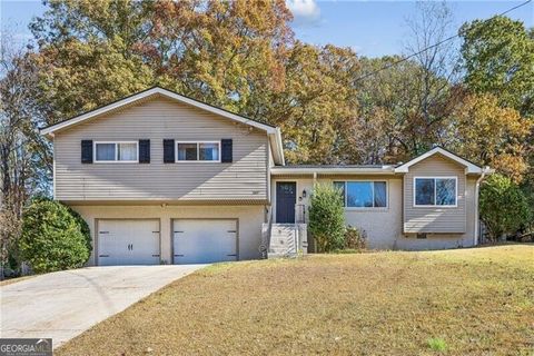 Photo of 2407 Crestdale Circle SE, Atlanta, GA 30316 (MLS # 10625139)