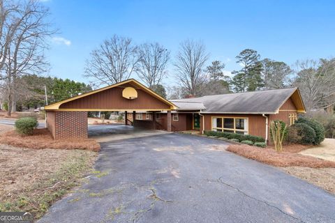 Photo of 571 Greenvalley Drive, Winder, GA 30680 (MLS # 10677358)