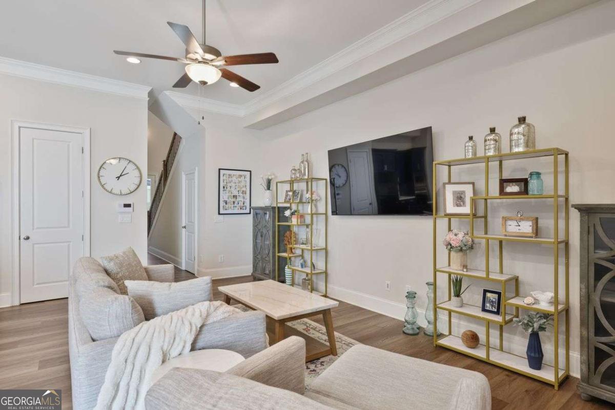 690 Stickley Oak WAY