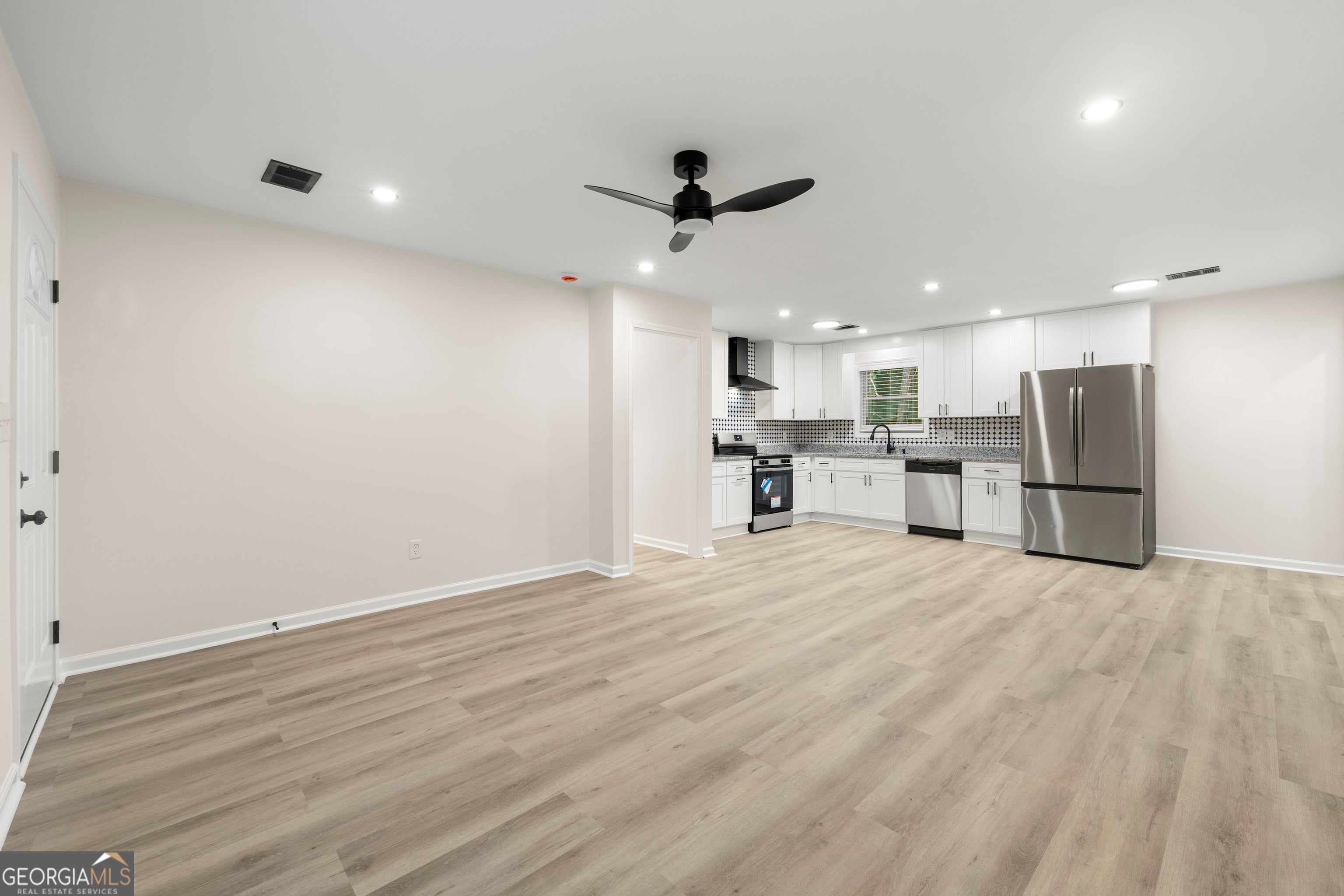 7118 Pineneedle DR SW
