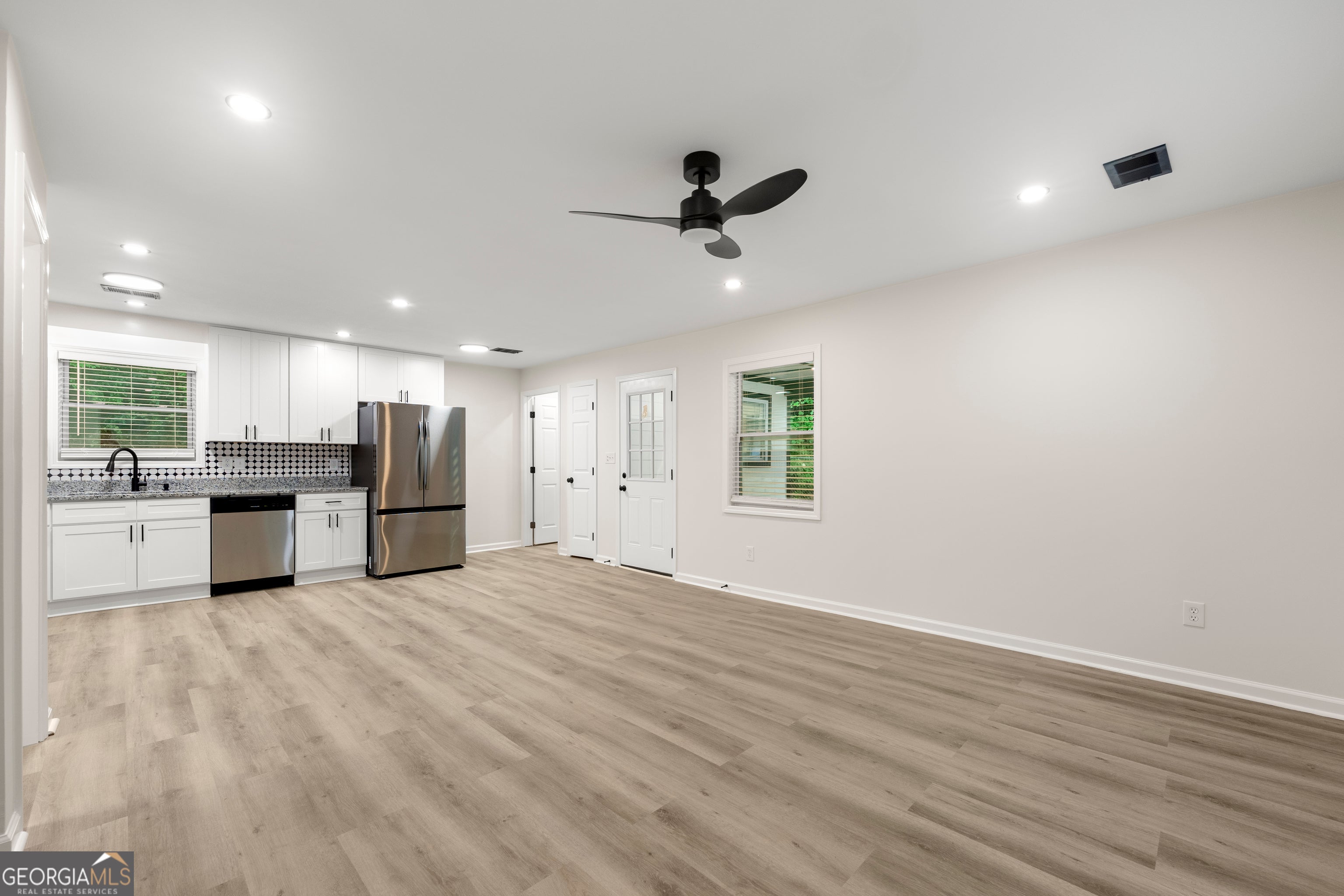7118 Pineneedle DR SW