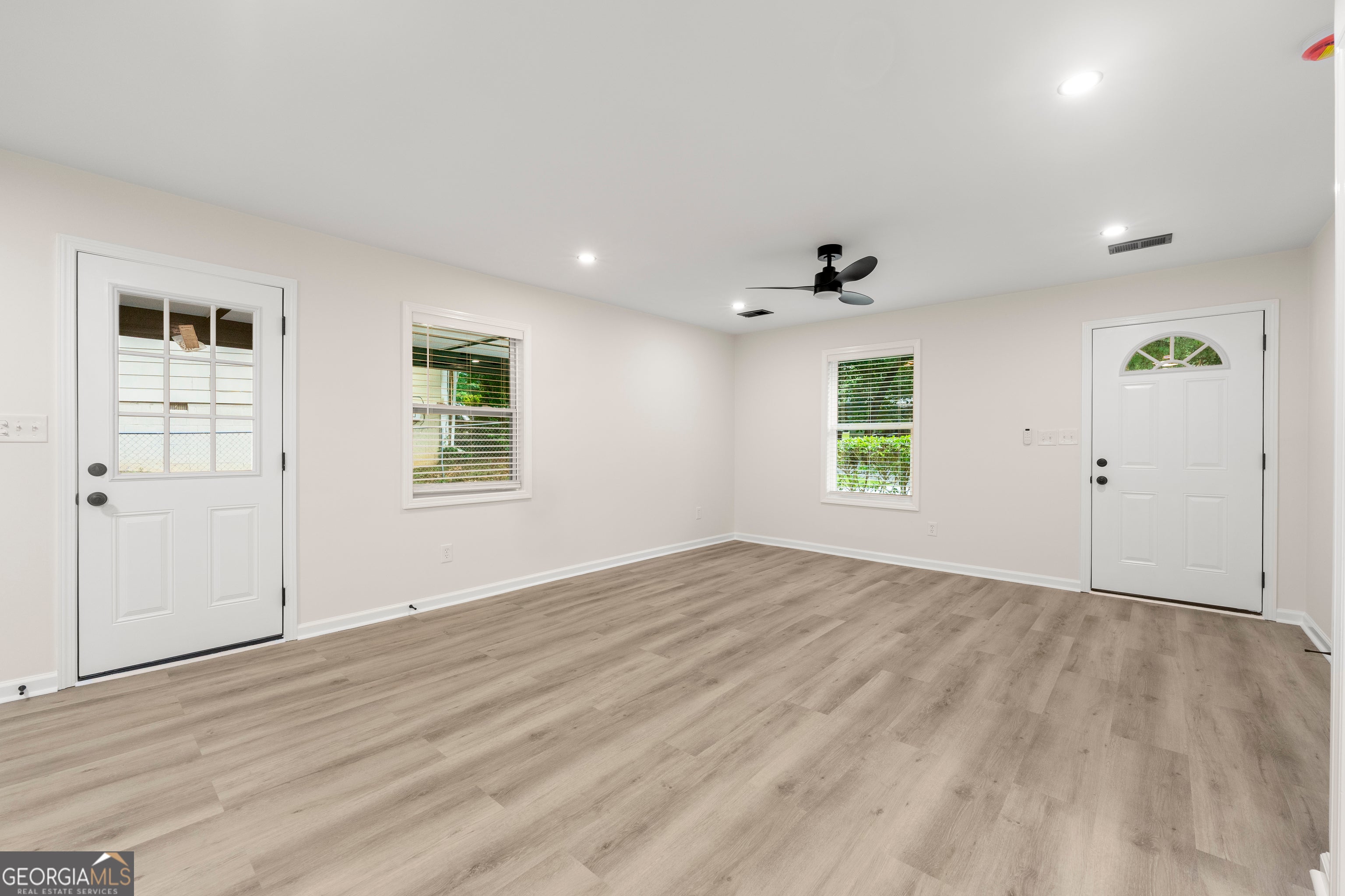 7118 Pineneedle DR SW