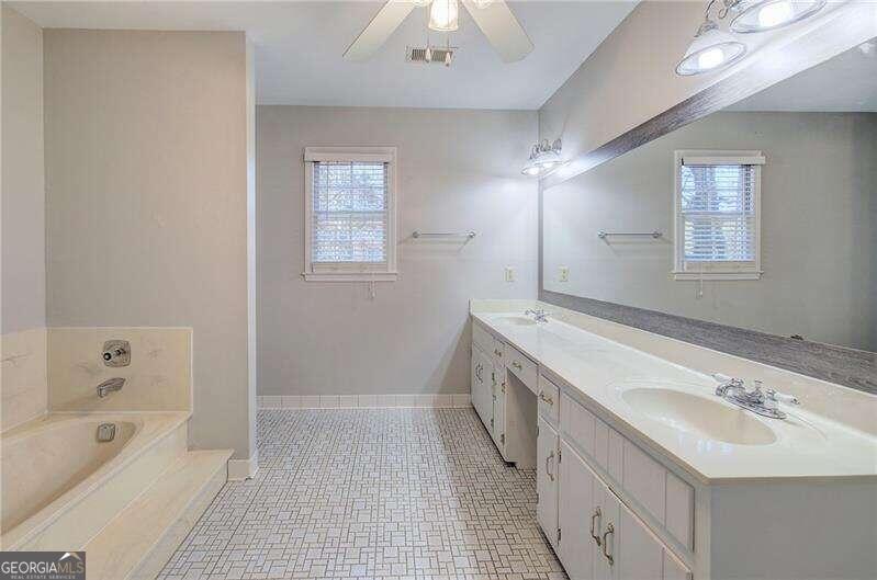 Holly Oaks - Residential