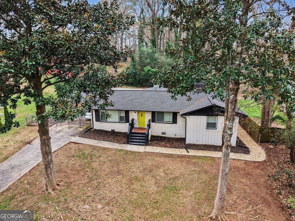 Photo of 3534 Spring Circle, Decatur, GA 30032 (MLS # 10706512)
