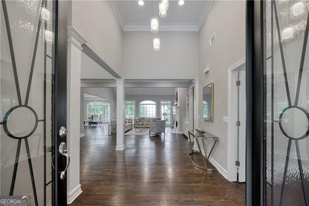303 Broadmoor WAY