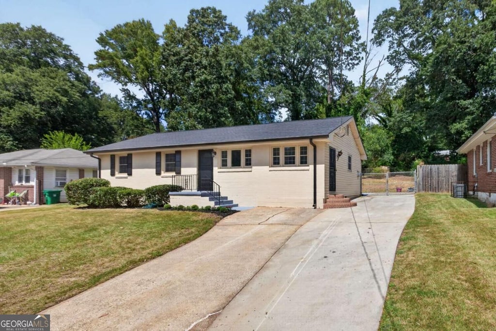 Photo of 3226 Bobolink Drive, Decatur, GA 30032 (MLS # 10844234)