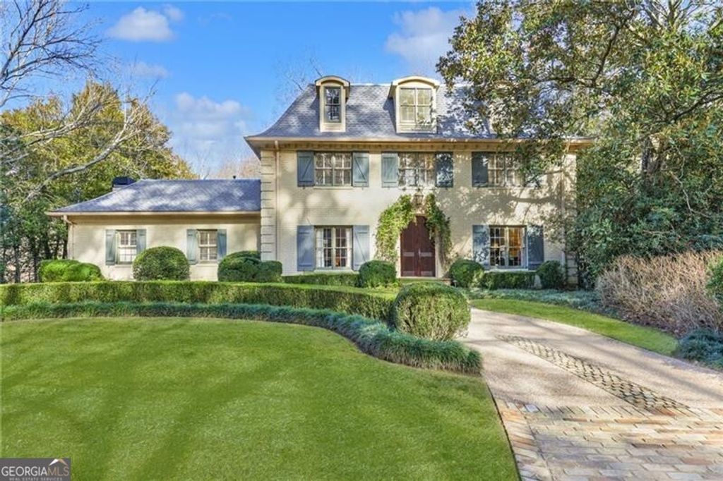 Photo of 2586 Hyde Manor Drive NW, Atlanta, GA 30327 (MLS # 10676740)