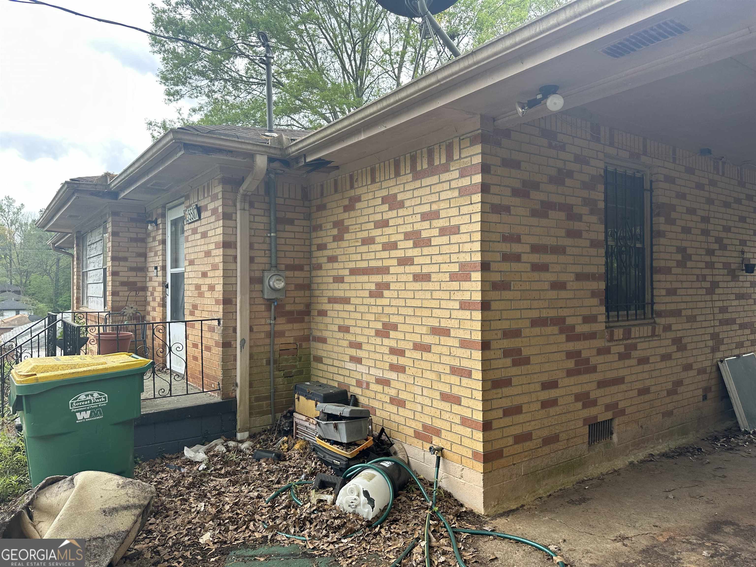 5587 Cypress DR