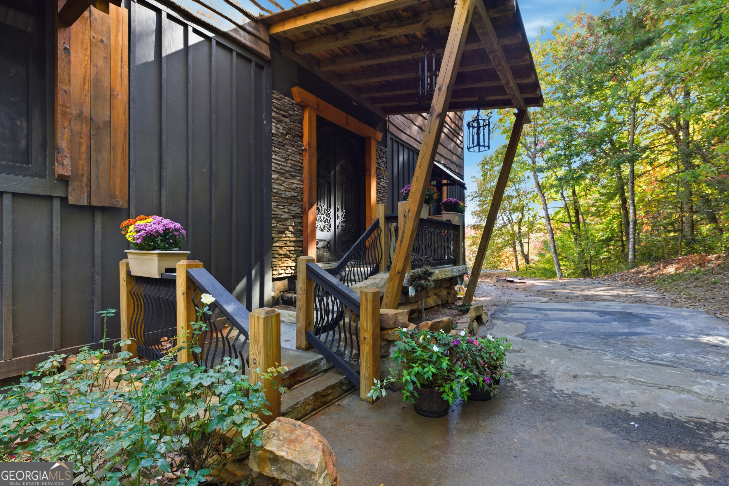 389 Fort Mountain RD