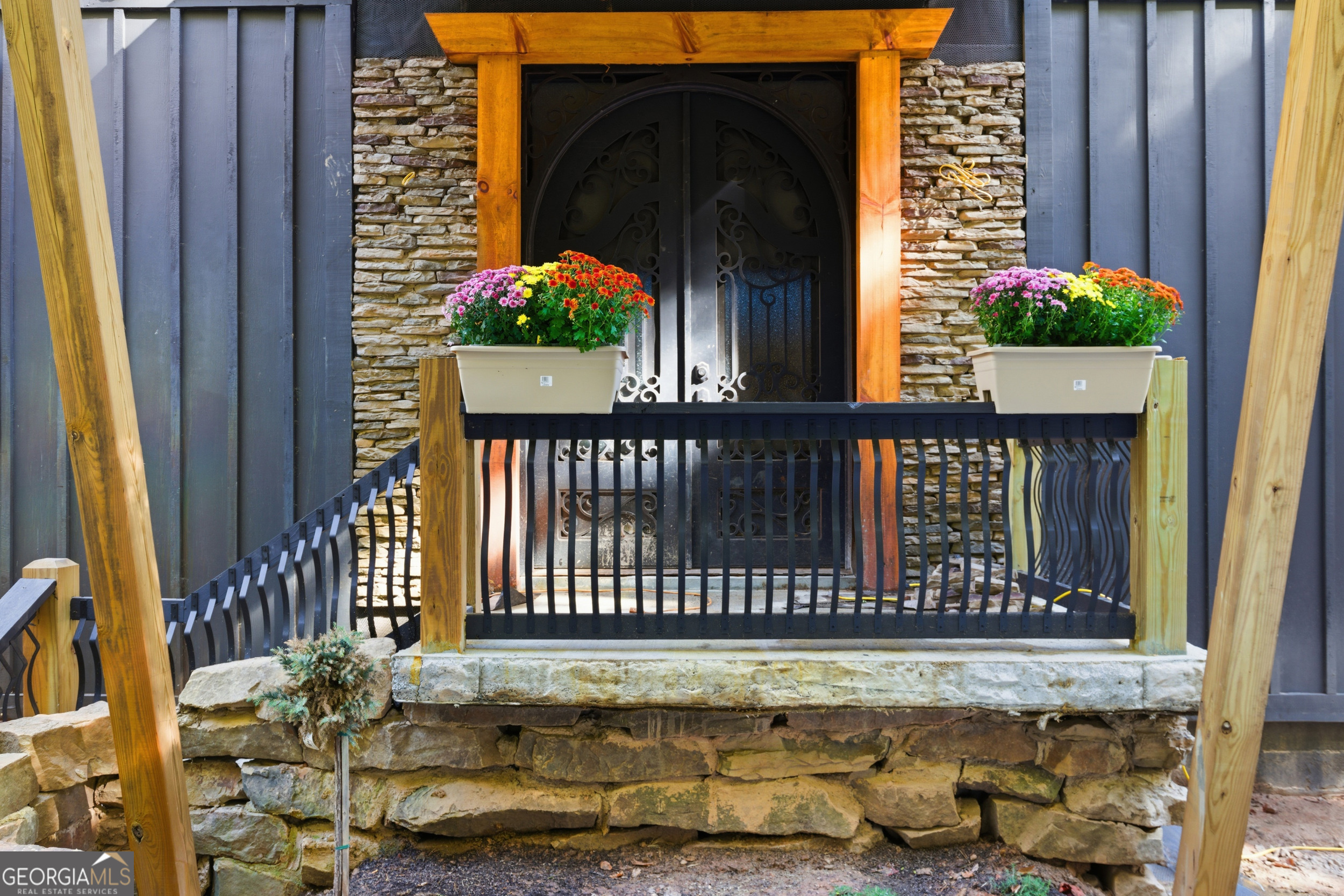 389 Fort Mountain RD