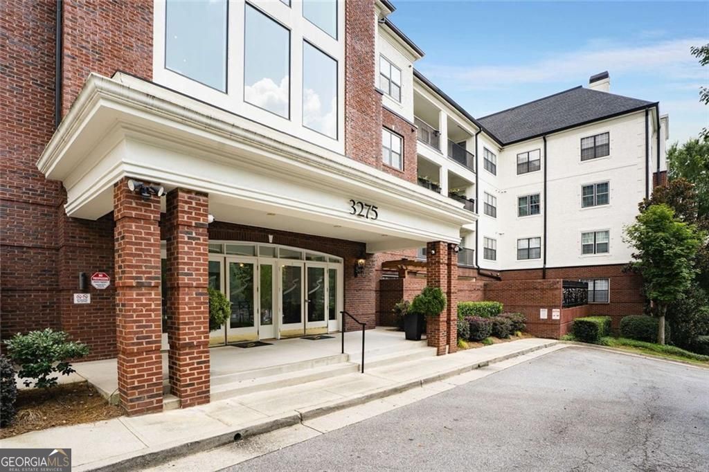 Photo of 3275 Lenox Road NE #302, Atlanta, GA 30324 (MLS # 10696549)