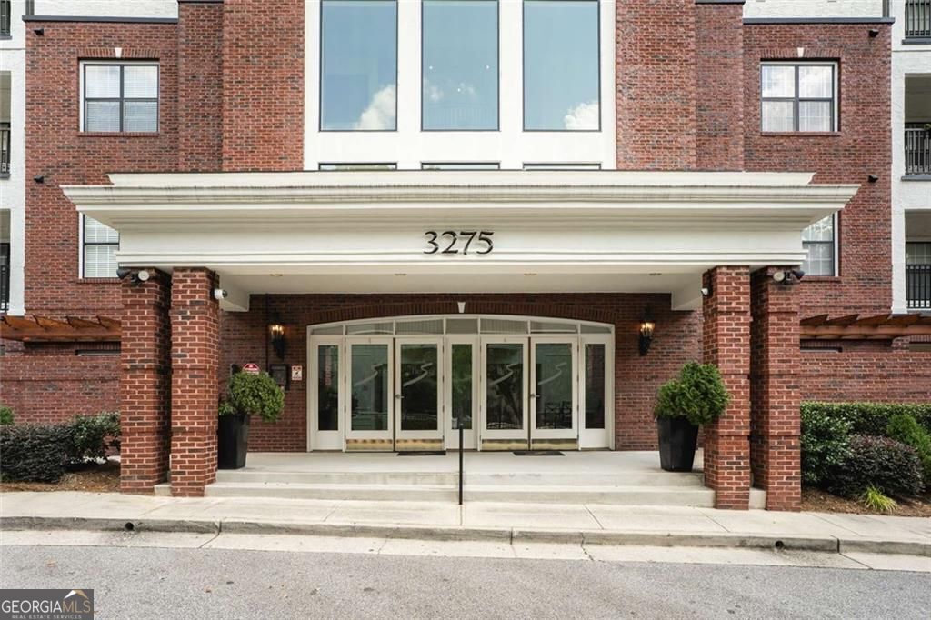 Photo of 3275 Lenox Road NE #302, Atlanta, GA 30324 (MLS # 10696549)