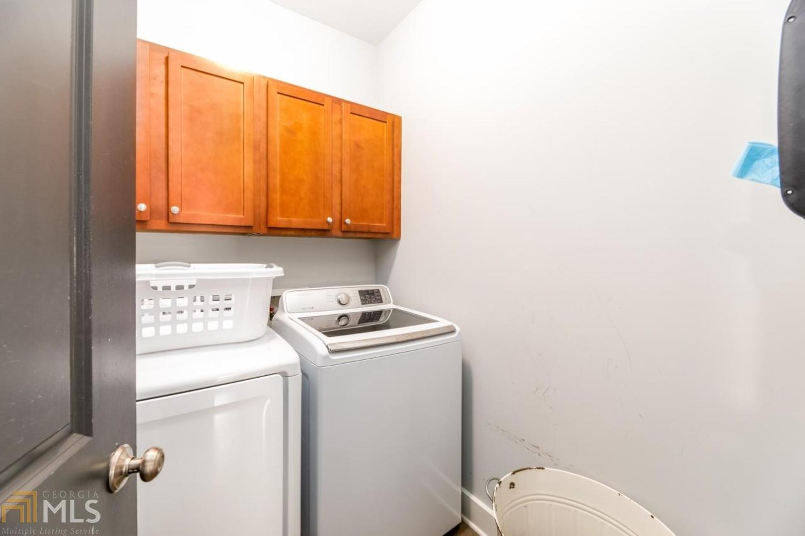 Ormewood Park - Woodland Hills - Residential