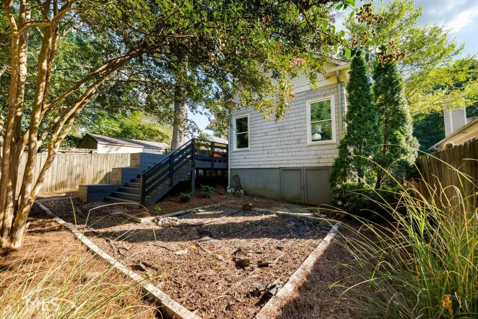 Ormewood Park - Woodland Hills - Residential