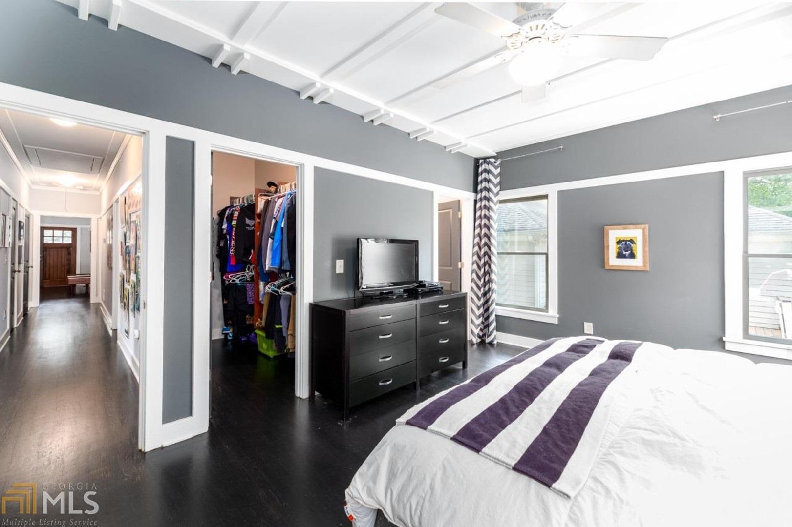 Ormewood Park - Woodland Hills - Residential