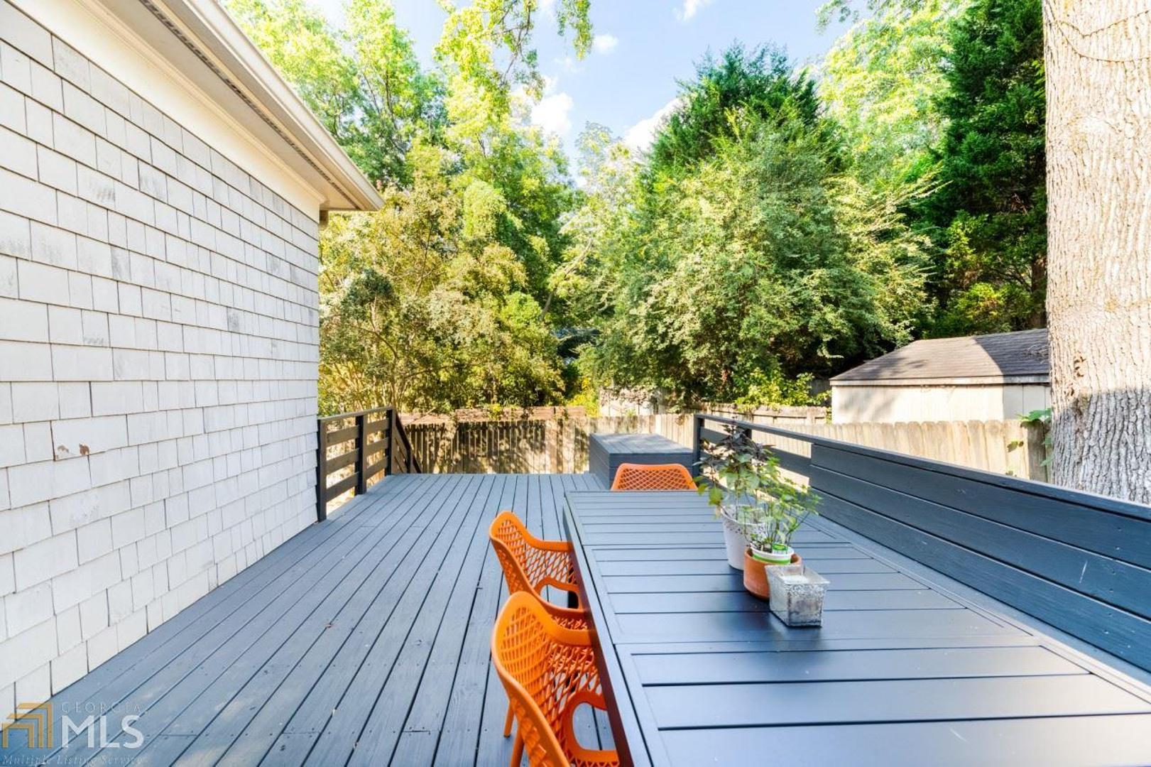 Ormewood Park - Woodland Hills - Residential