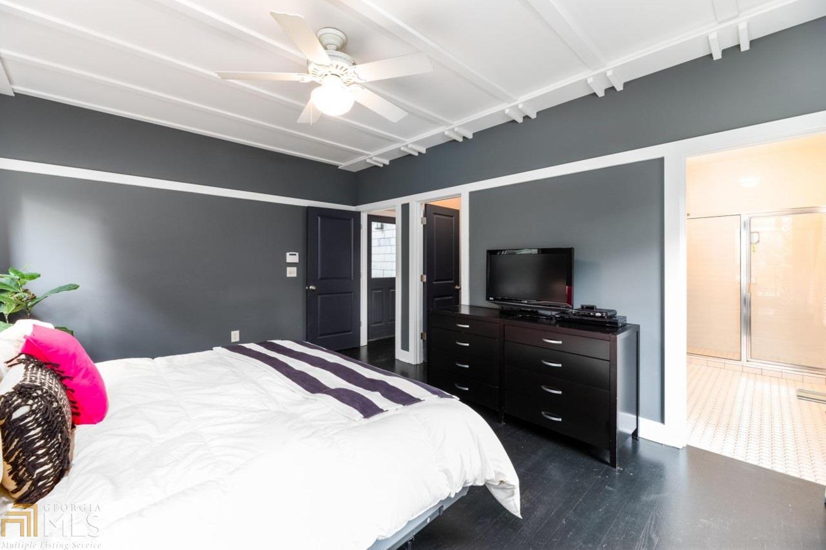 Ormewood Park - Woodland Hills - Residential