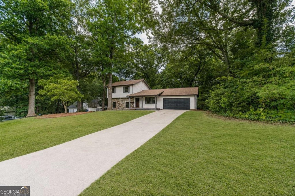 Photo of 2273 Ivy Crest Drive, Buford, GA 30519 (MLS # 10798371)