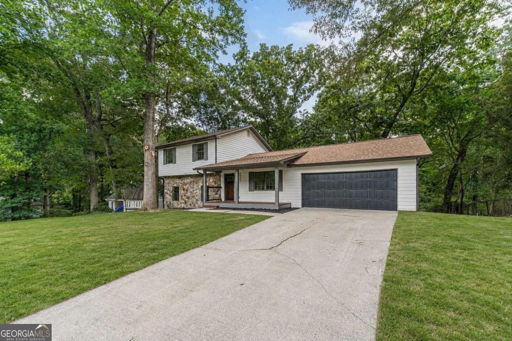 Photo of 2273 Ivy Crest Drive, Buford, GA 30519 (MLS # 10798371)