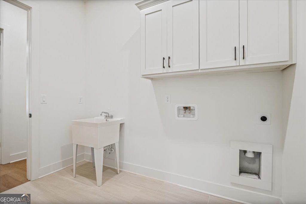 Gainesville, Georgia 30506, United States, 4 Bedrooms Bedrooms, ,4 BathroomsBathrooms,Residential,Active,223212