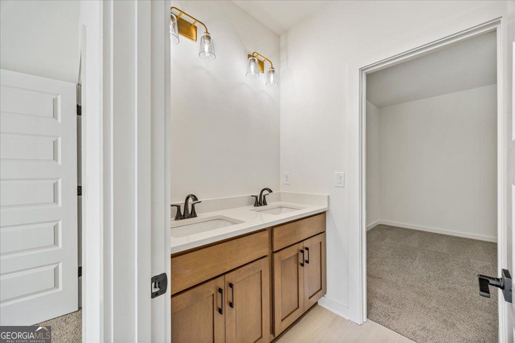 Gainesville, Georgia 30506, United States, 4 Bedrooms Bedrooms, ,4 BathroomsBathrooms,Residential,Active,223212