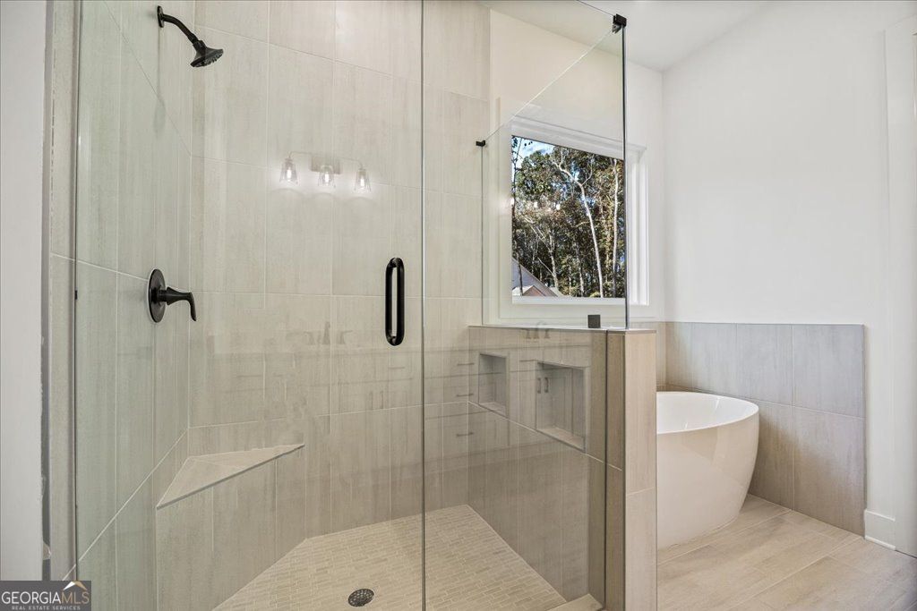 Gainesville, Georgia 30506, United States, 4 Bedrooms Bedrooms, ,4 BathroomsBathrooms,Residential,Active,223212