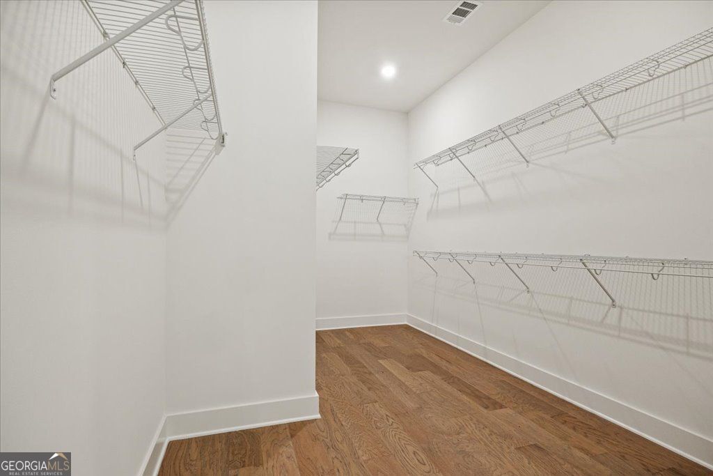 Gainesville, Georgia 30506, United States, 4 Bedrooms Bedrooms, ,4 BathroomsBathrooms,Residential,Active,223212