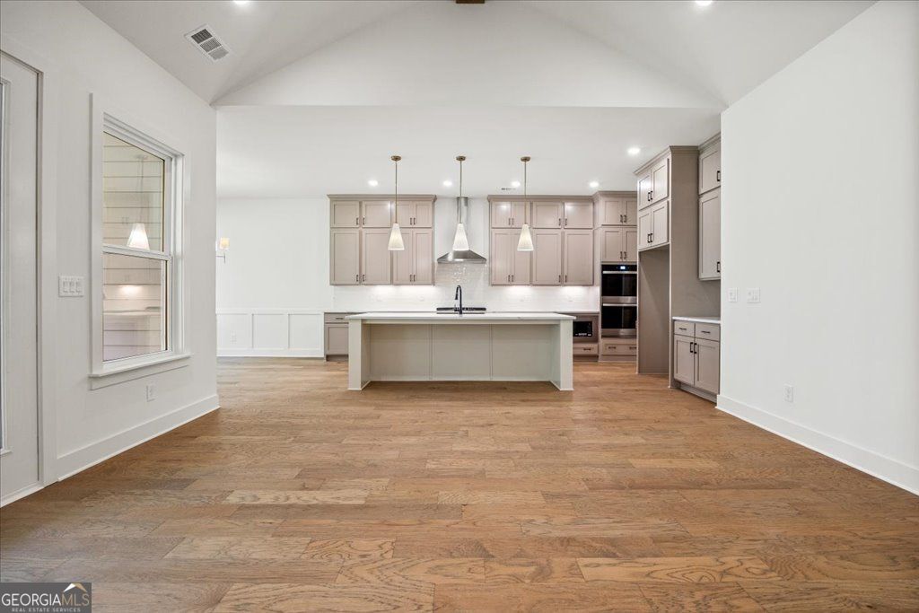 Gainesville, Georgia 30506, United States, 4 Bedrooms Bedrooms, ,4 BathroomsBathrooms,Residential,Active,223212