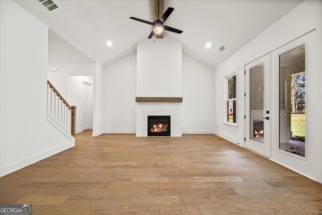 Gainesville, Georgia 30506, United States, 4 Bedrooms Bedrooms, ,4 BathroomsBathrooms,Residential,Active,223212