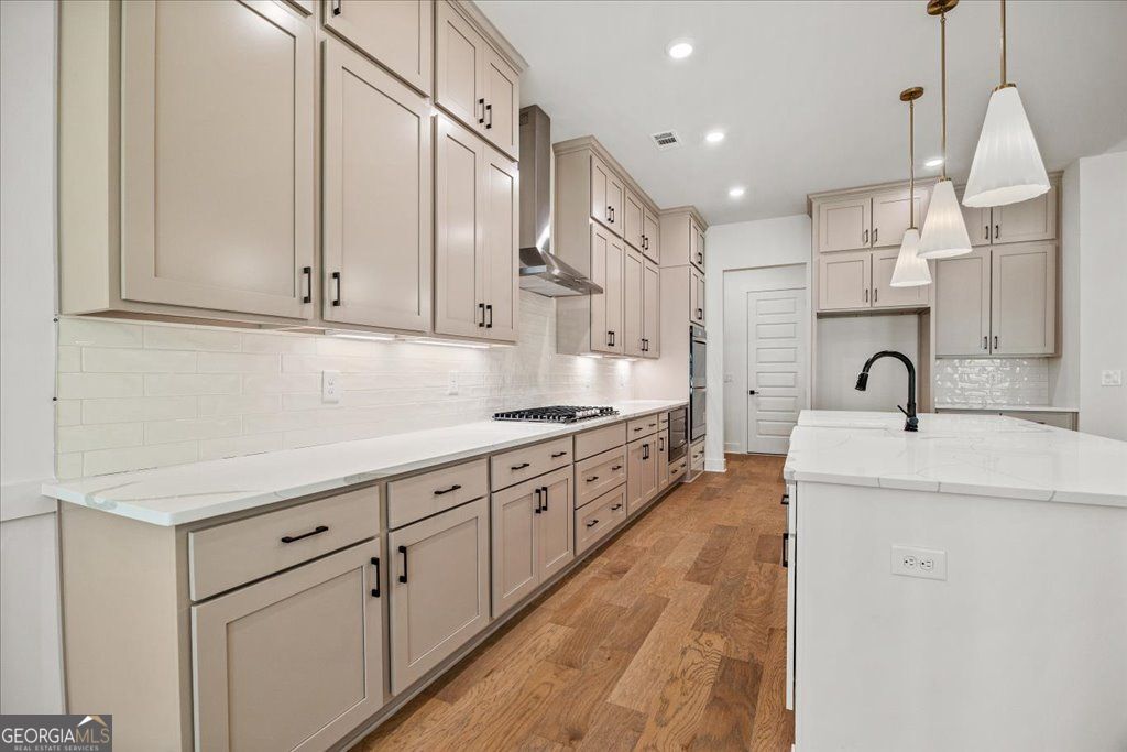 Gainesville, Georgia 30506, United States, 4 Bedrooms Bedrooms, ,4 BathroomsBathrooms,Residential,Active,223212