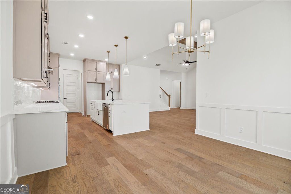 Gainesville, Georgia 30506, United States, 4 Bedrooms Bedrooms, ,4 BathroomsBathrooms,Residential,Active,223212